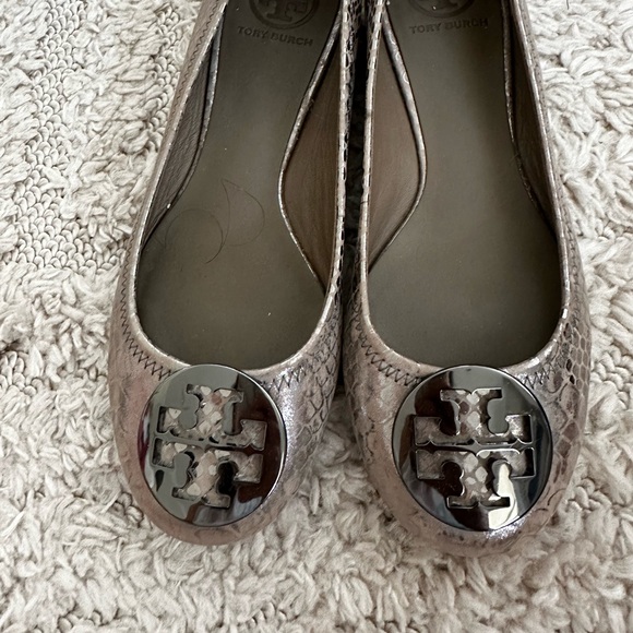 Tory Burch Silver Snakeskin Flats - Picture 1 of 2